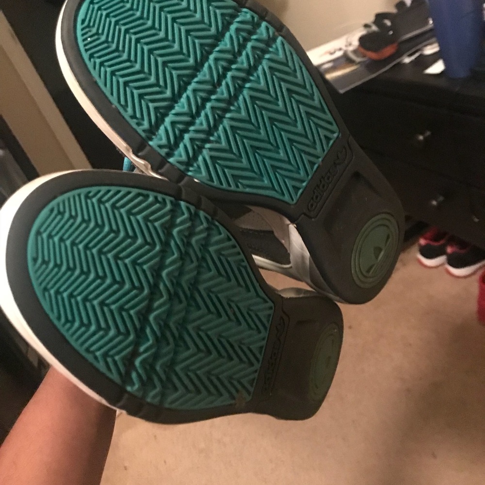 Adidas - Picture 4 of 5